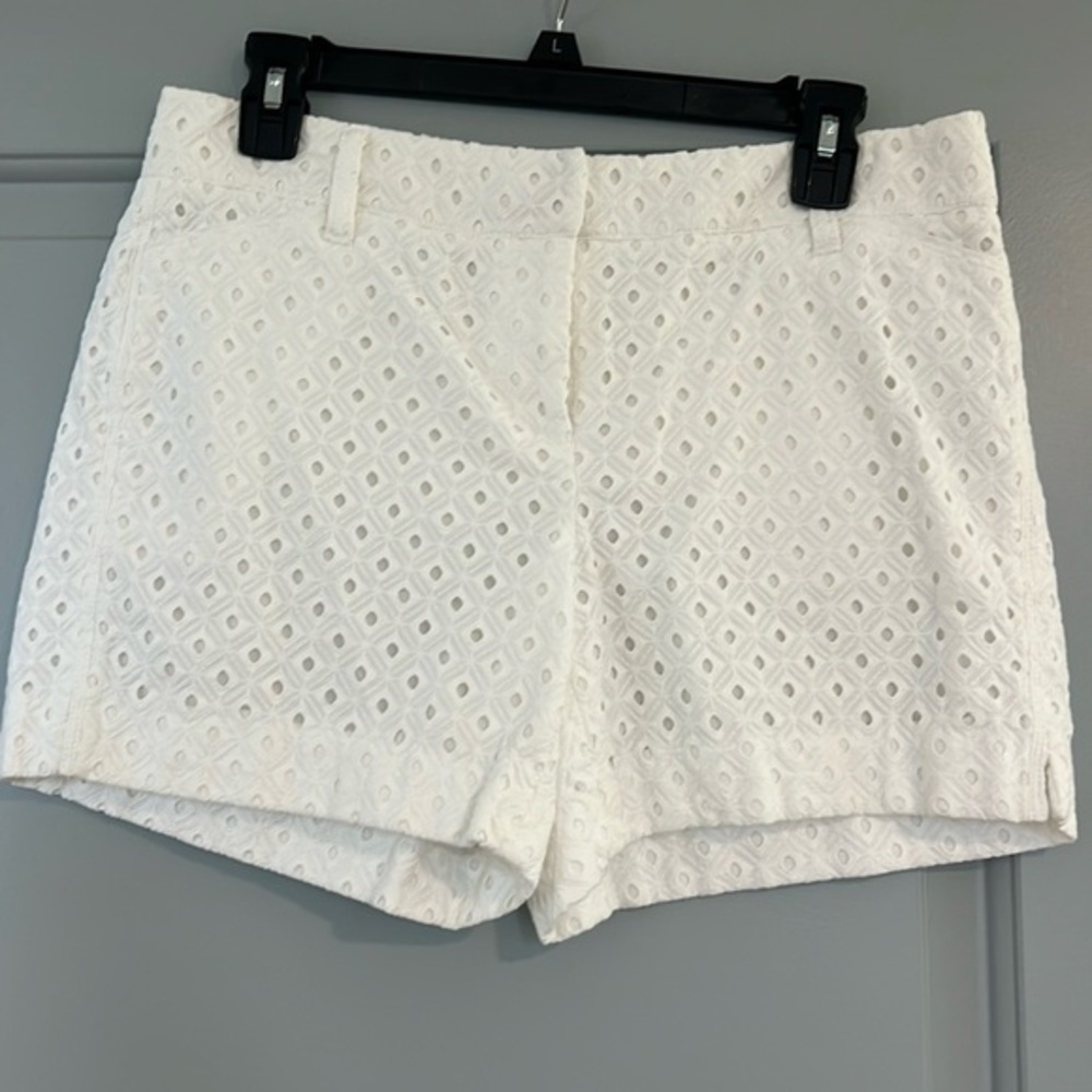 White House Black Market Women 6 Eyelet Summer Shorts in‎ White